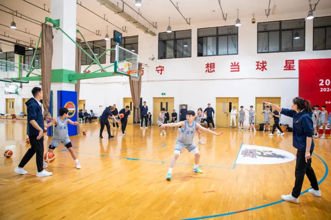 业余爱好者如何在有限时间内提升篮球优势_1